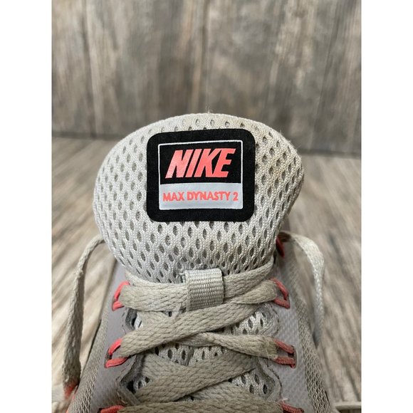 NIKE MAX DYNASTY 2 Running Wolf Big Kids Girls Shoes size 4Y (Women's Size 5.5) - Picture 2 of 13